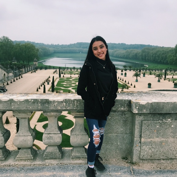 Meet your Posher, Julia - Picture 4 of 4